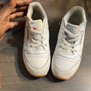 Boys size 10 Reebok Classic